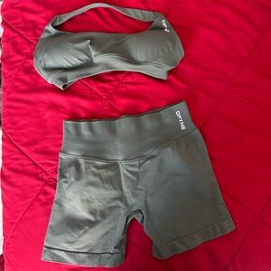NWOT DFYNE Impact shorts and bra in Pistachio